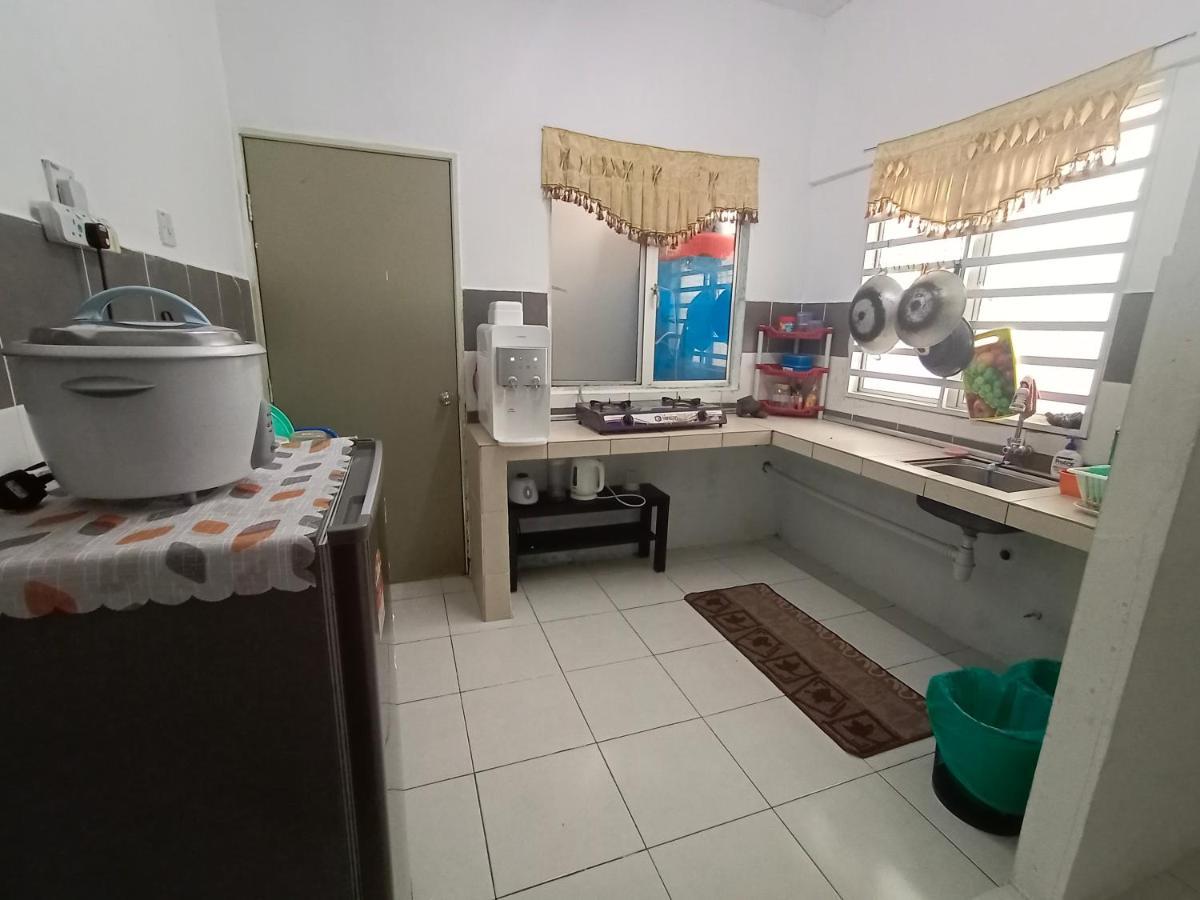 Nurul Aisyah Homestay タナ・ラタ エクステリア 写真